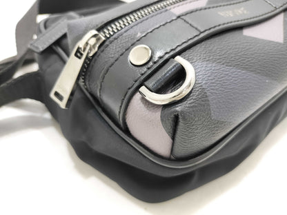 VERSACE ID - Versace Leather/Nylon Greca Signature Messenger Bag, Black, 25 cm, Shoulder Bag