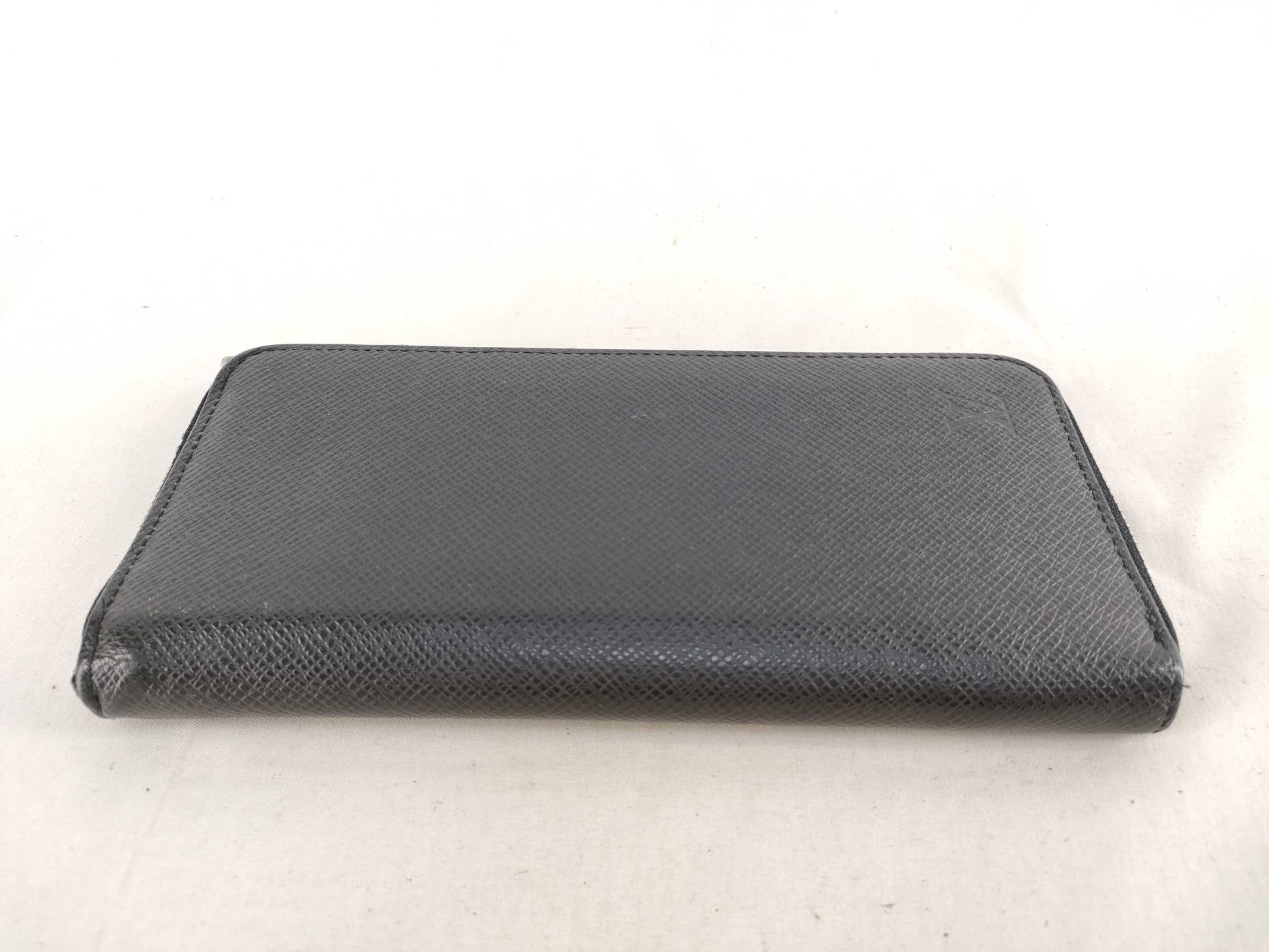 LOUIS VUITTON Taiga Zippy Wallet Vertical Ardoise M32822 CA5105 Wallet