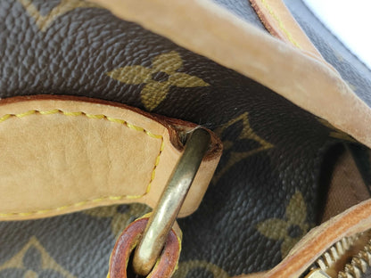 LOUIS VUITTON Popincourt Long Monogram Shoulder Bag M40008