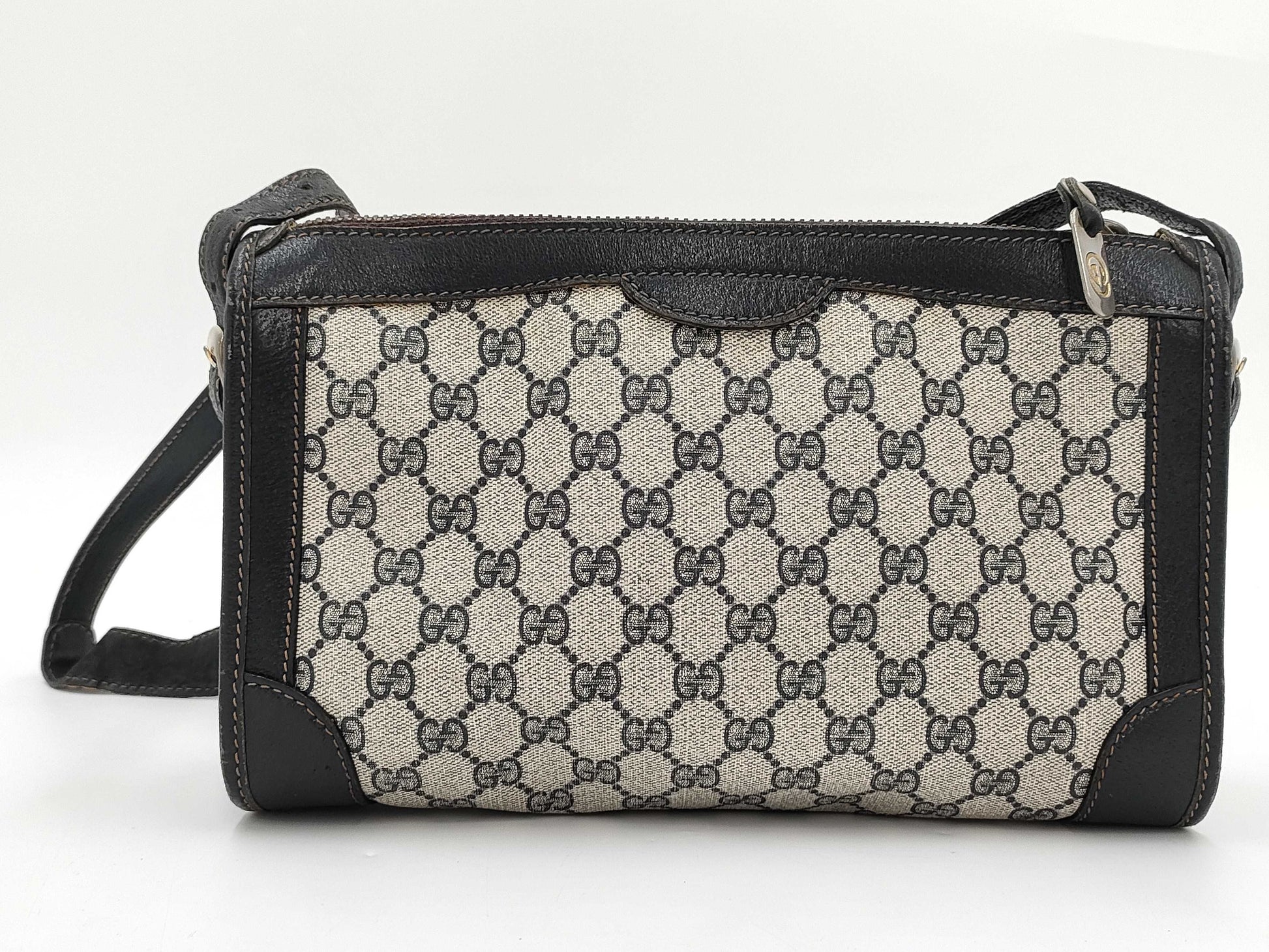 GUCCI GG Supreme Old Shoulder Bag