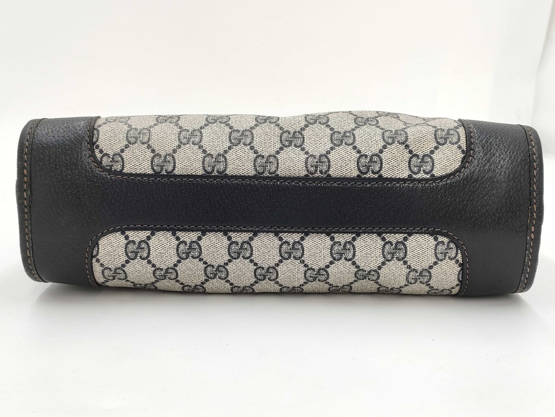 GUCCI GG Supreme Old Shoulder Bag