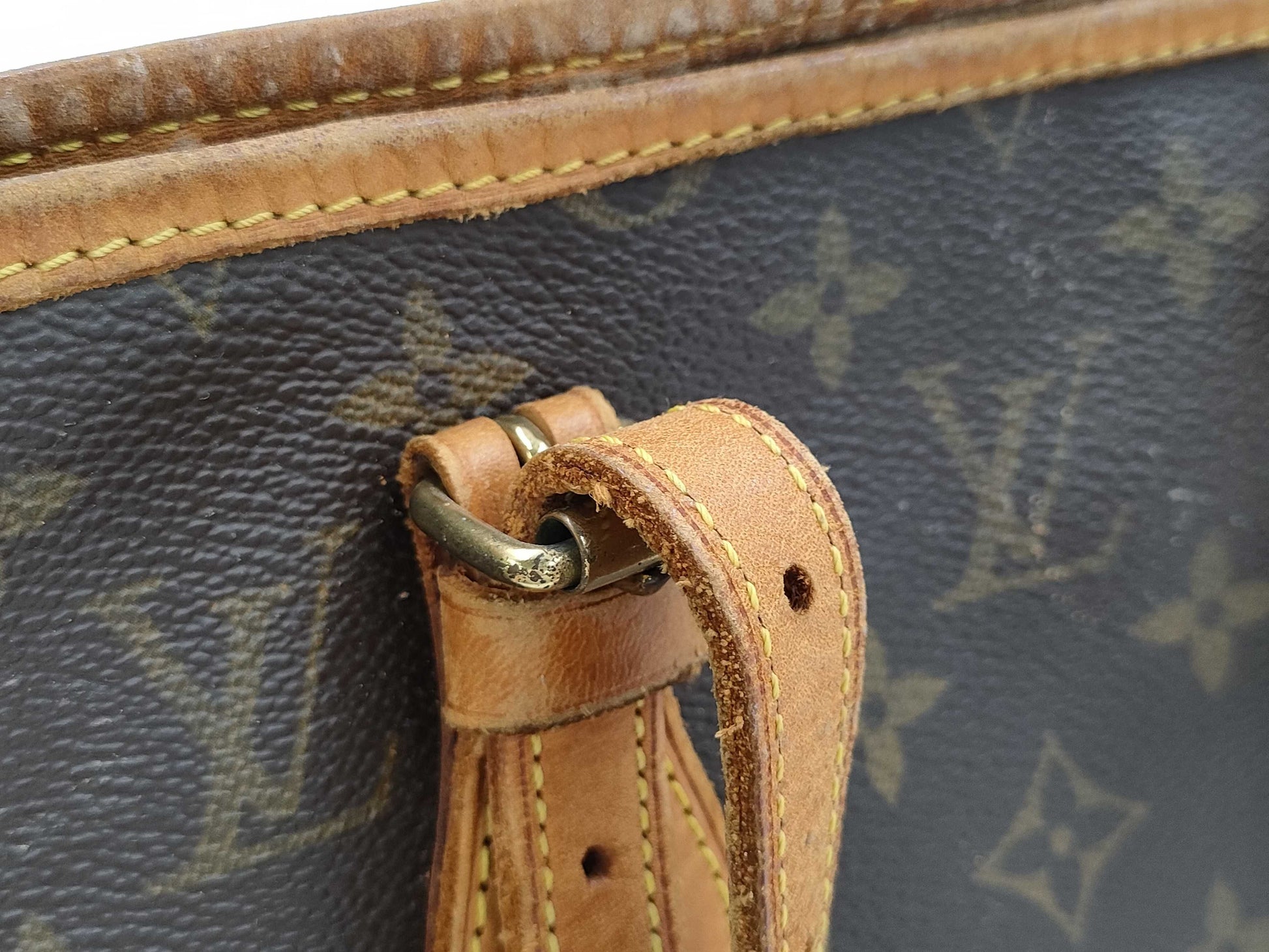 LOUIS VUITTON Monogram Bucket PM Tote Bag with Pouch