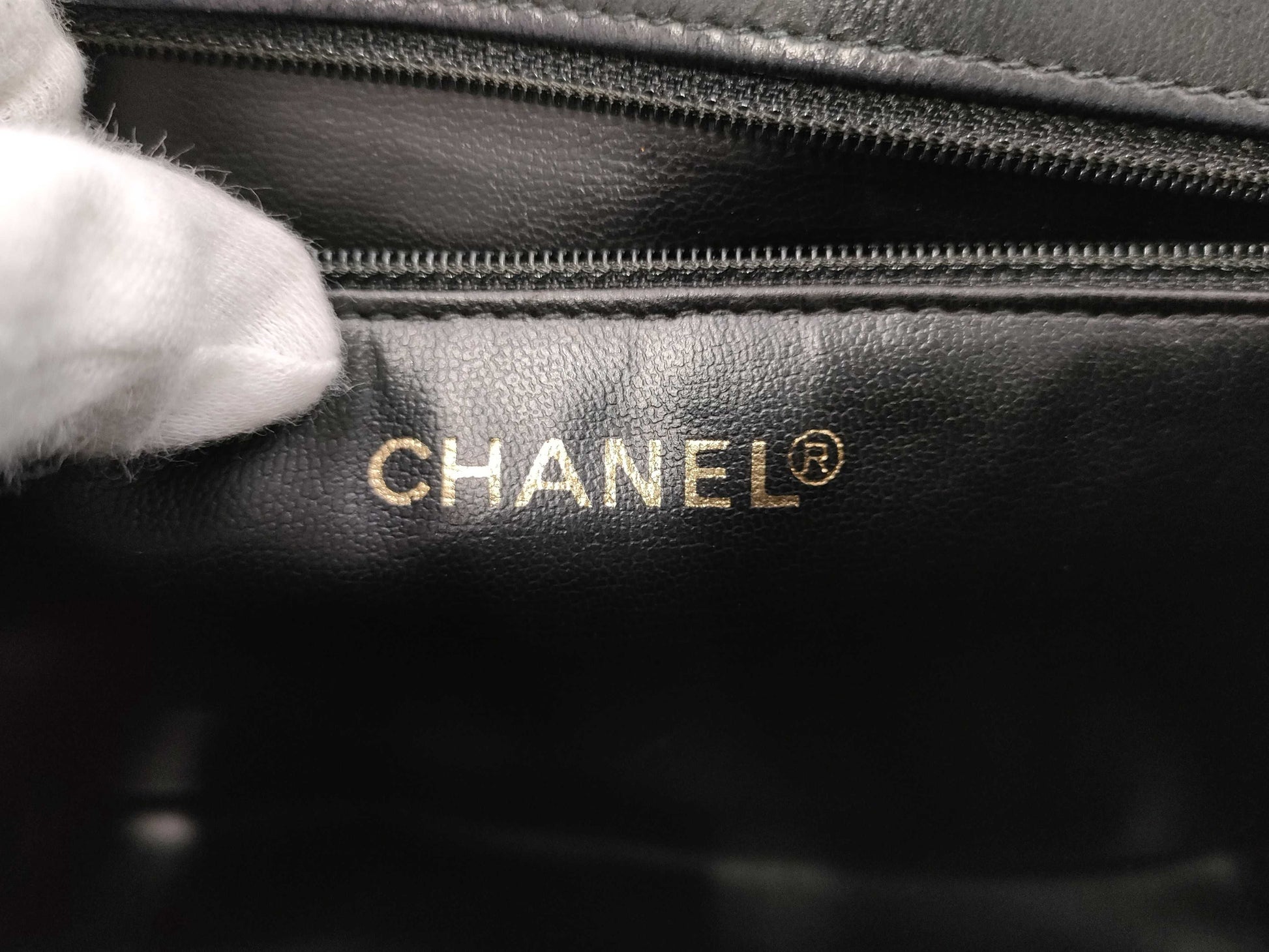 CHANEL Lamb V Stitch Circle Coco Mark Shoulder Bag