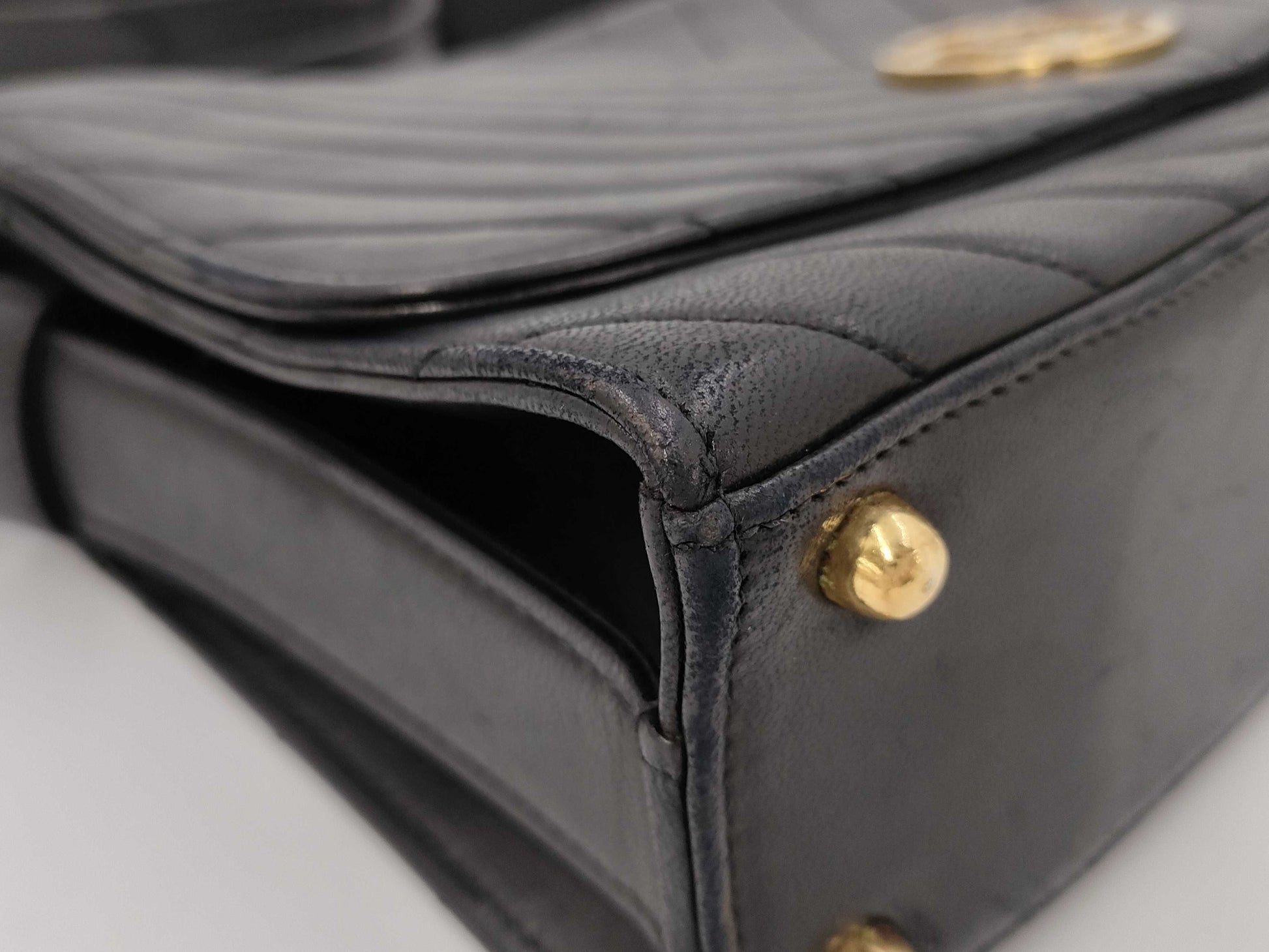 CHANEL Lamb V Stitch Circle Coco Mark Shoulder Bag