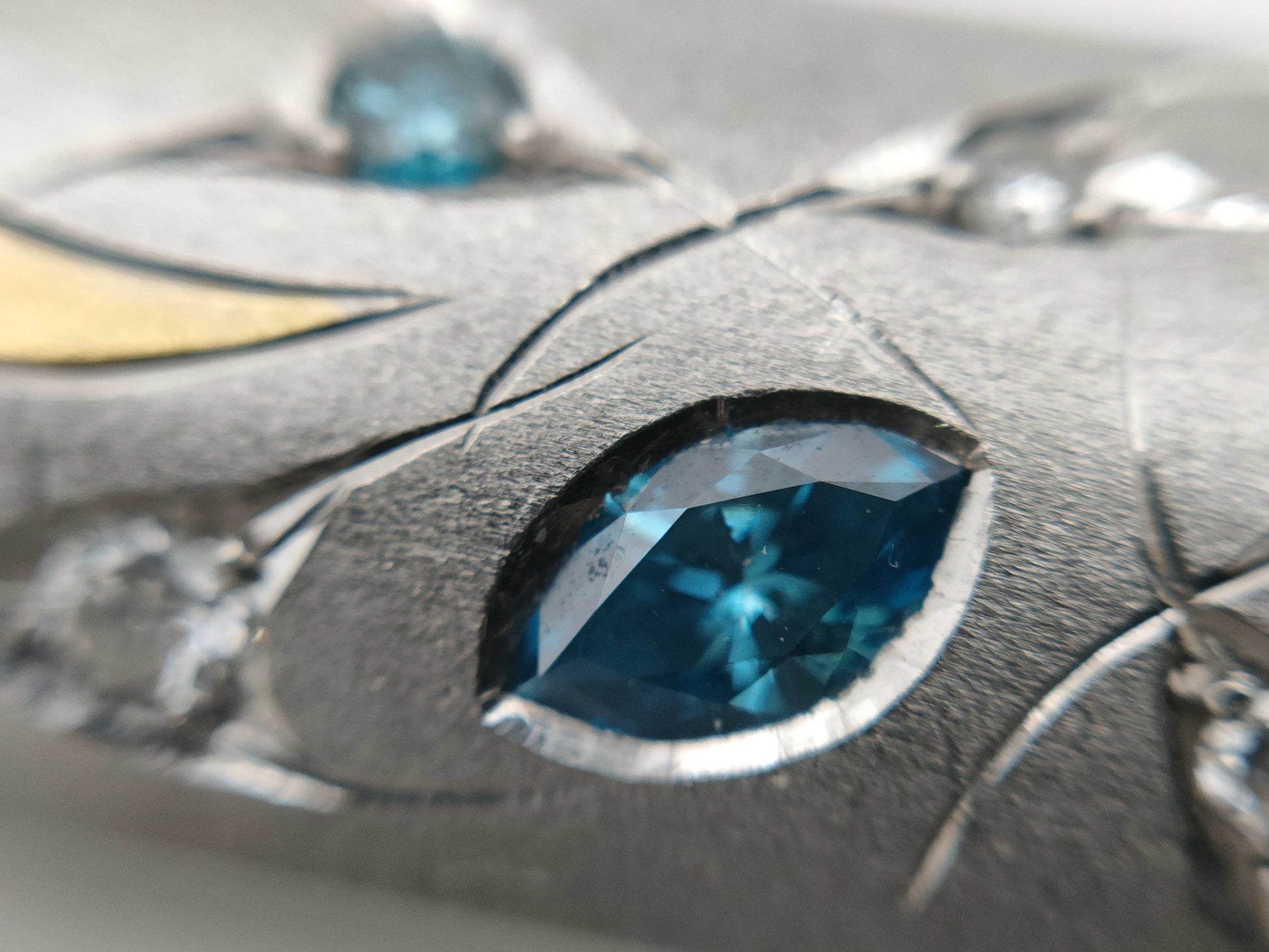 Koji Iwakura Necklace with 0.23ct Treated Diamond and 0.05ct Colorless Diamond, 18K Gold/PT900/Metal, 7.9g 