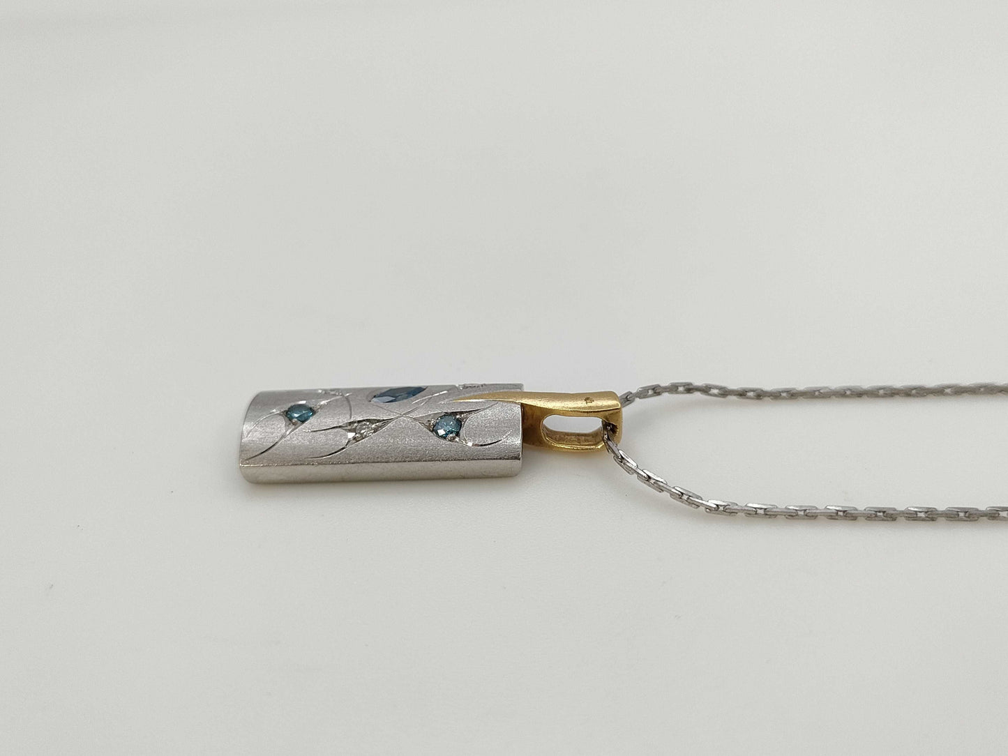 Koji Iwakura Necklace with 0.23ct Treated Diamond and 0.05ct Colorless Diamond, 18K Gold/PT900/Metal, 7.9g 