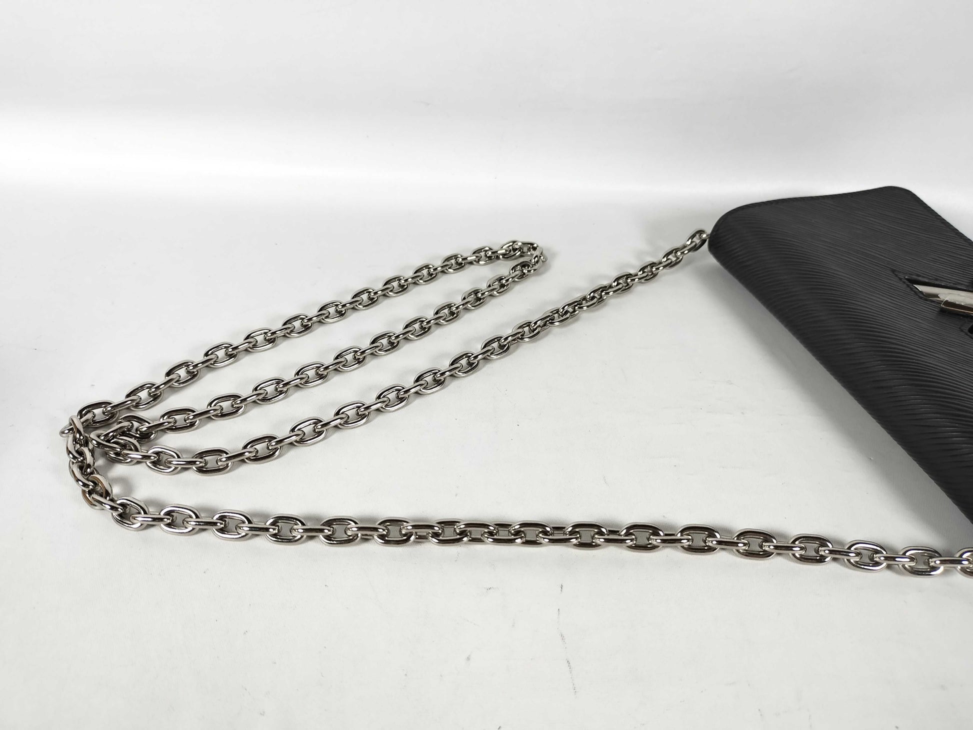 LOUIS VUITTON M62038 Epi Leather LV Epi Portefeuille Twist Chain M62038 Black Shoulder Bag