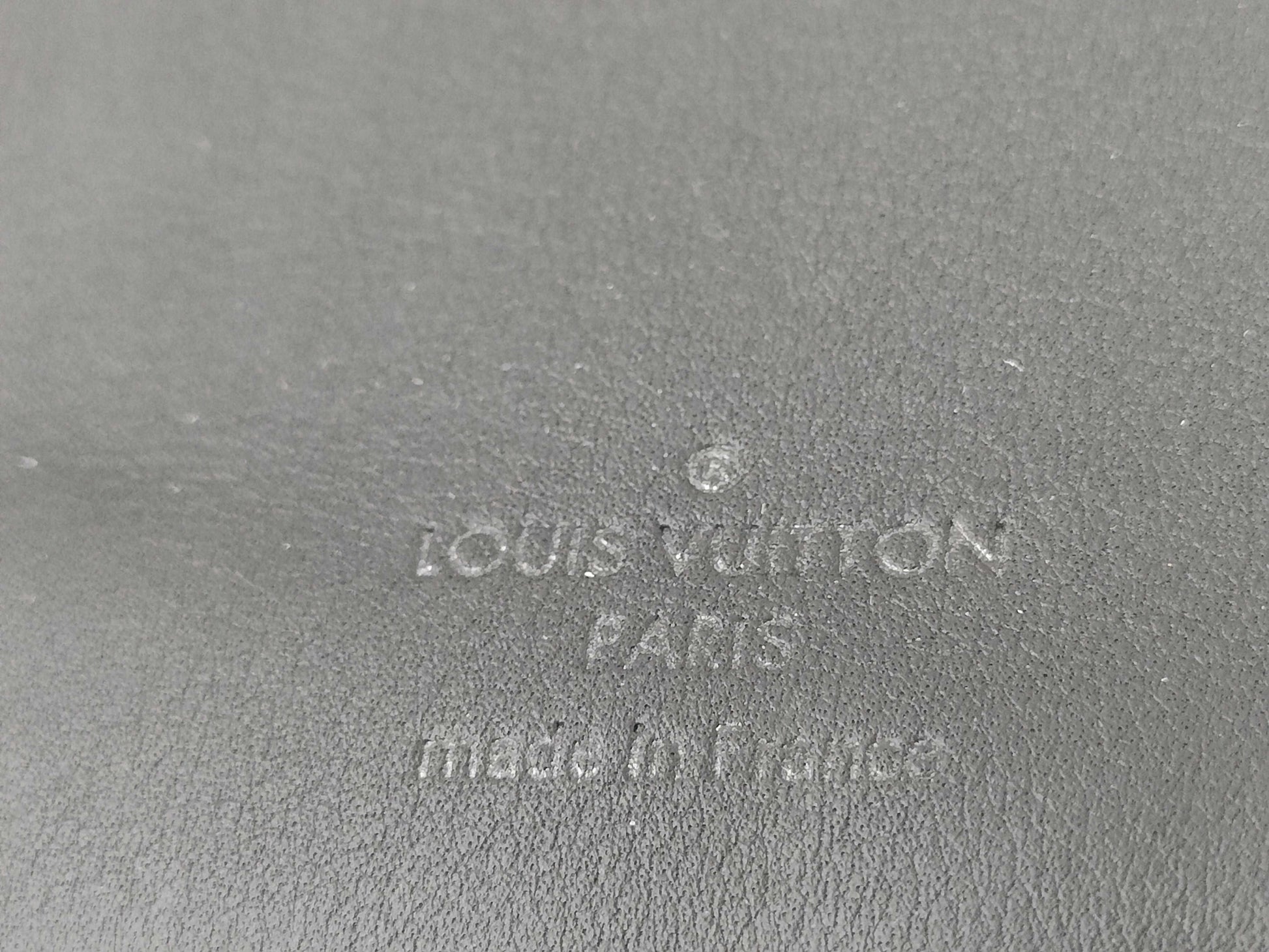 LOUIS VUITTON M 69047 Louis Vuitton Zippy Wallet Vertical Wallet