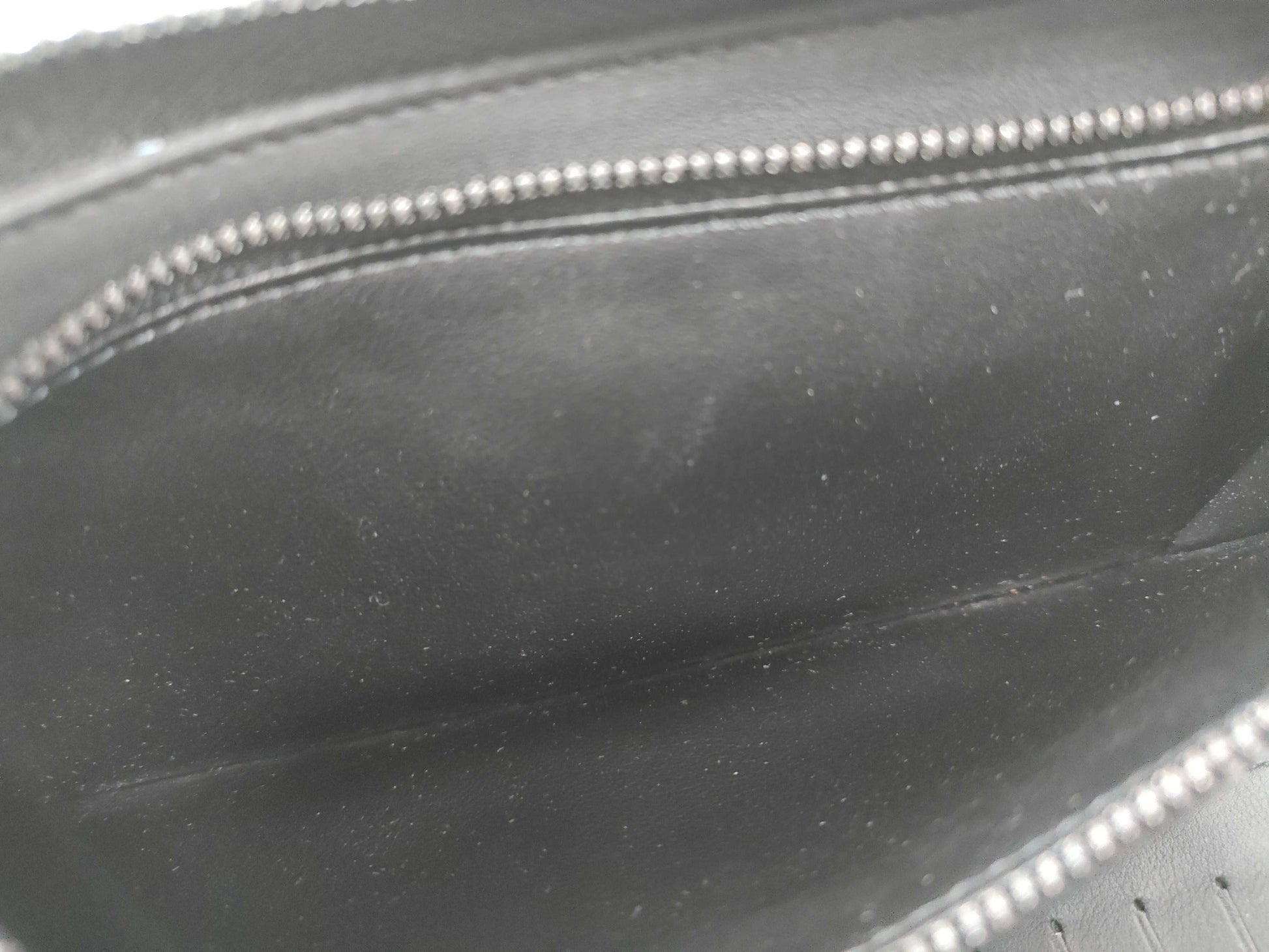 LOUIS VUITTON M 69047 Louis Vuitton Zippy Wallet Vertical Wallet