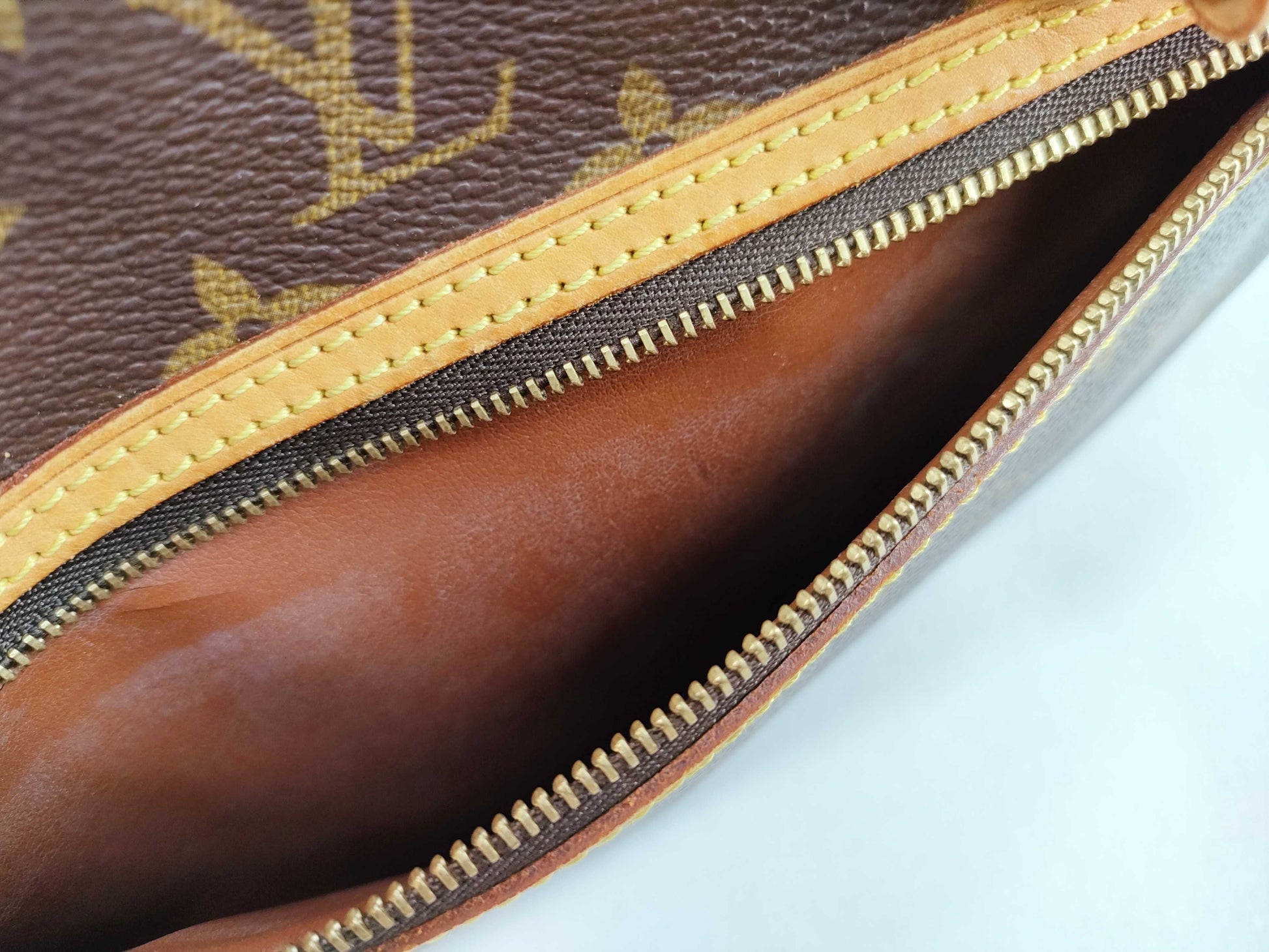 LOUIS VUITTON Monogram Bag Handbag