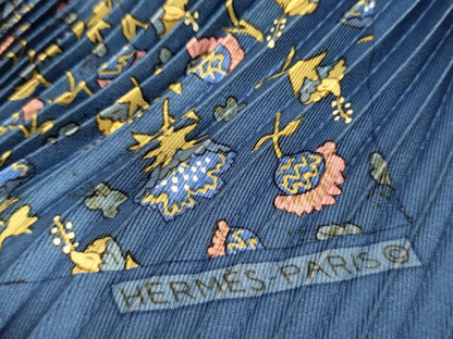 HERMES Carre Hermes Pleated Carre Scarf