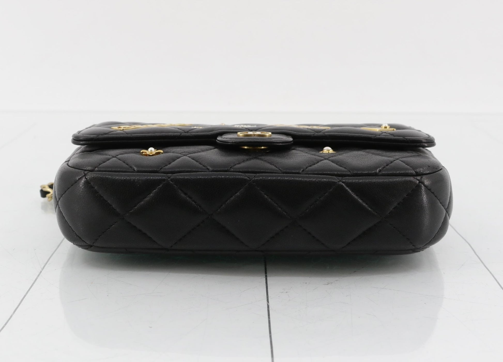 CHANEL Matelasse Chain Wallet Black Charm No. 31 Shoulder Bag