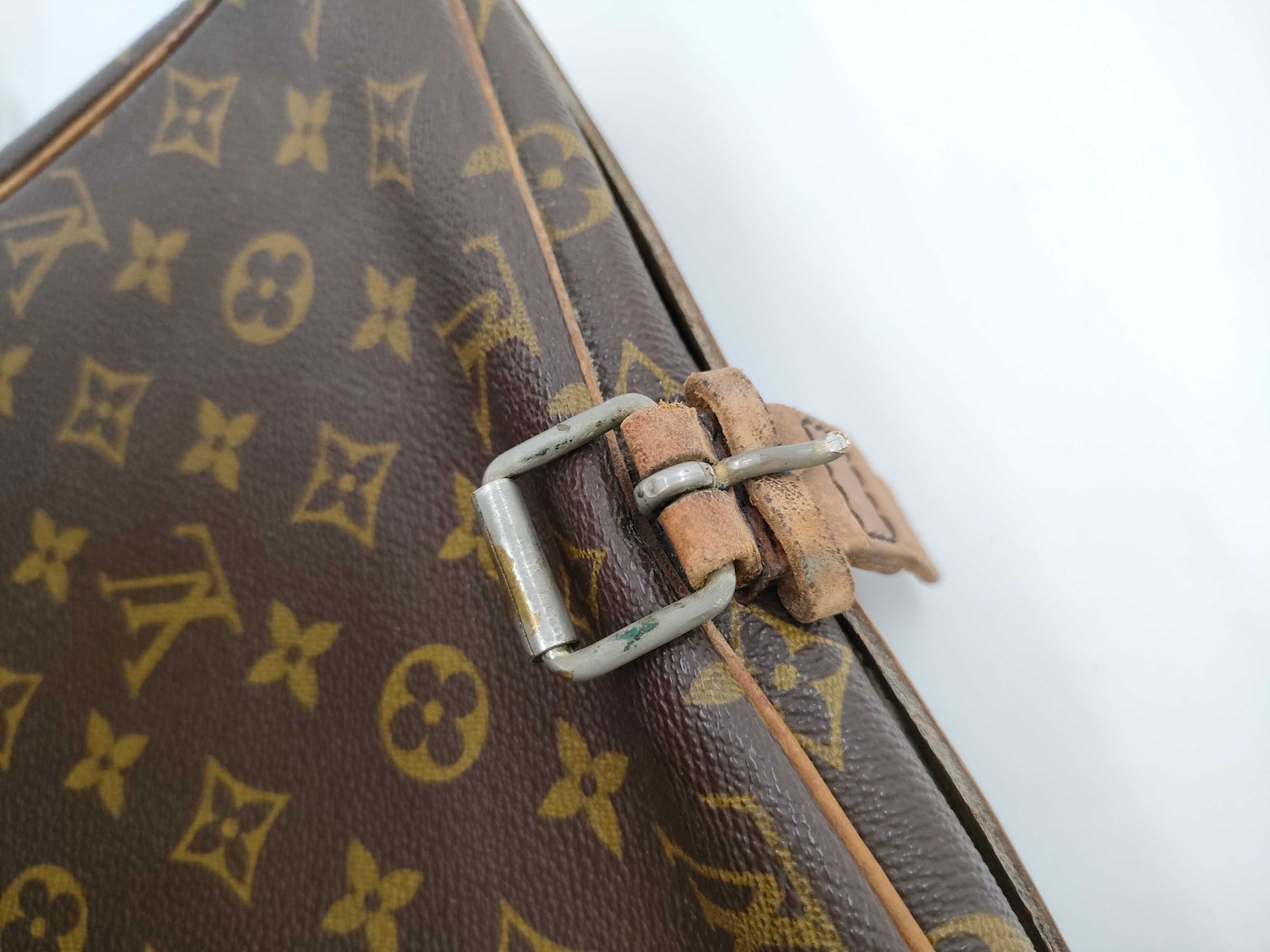 LOUIS VUITTON Monogram Shoulder Bag