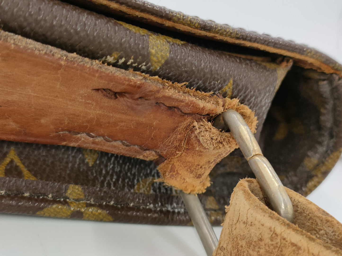 LOUIS VUITTON Monogram Shoulder Bag
