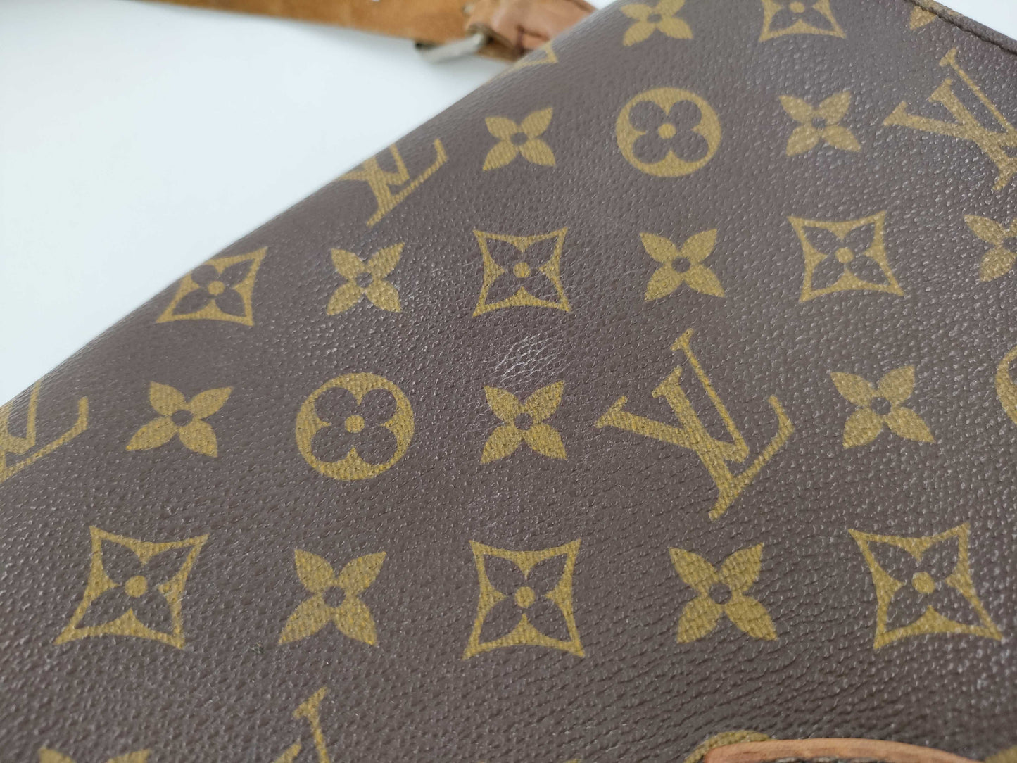LOUIS VUITTON Monogram Shoulder Bag