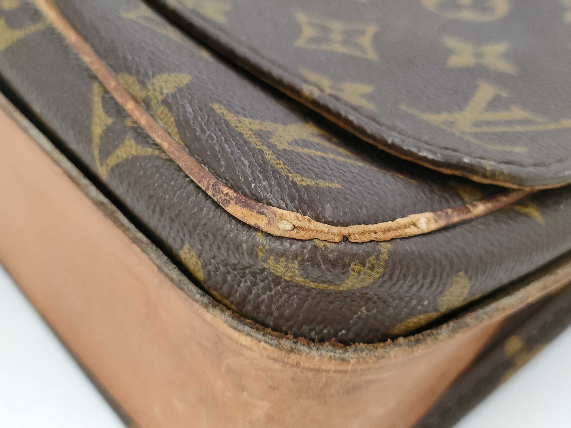 LOUIS VUITTON Monogram Shoulder Bag