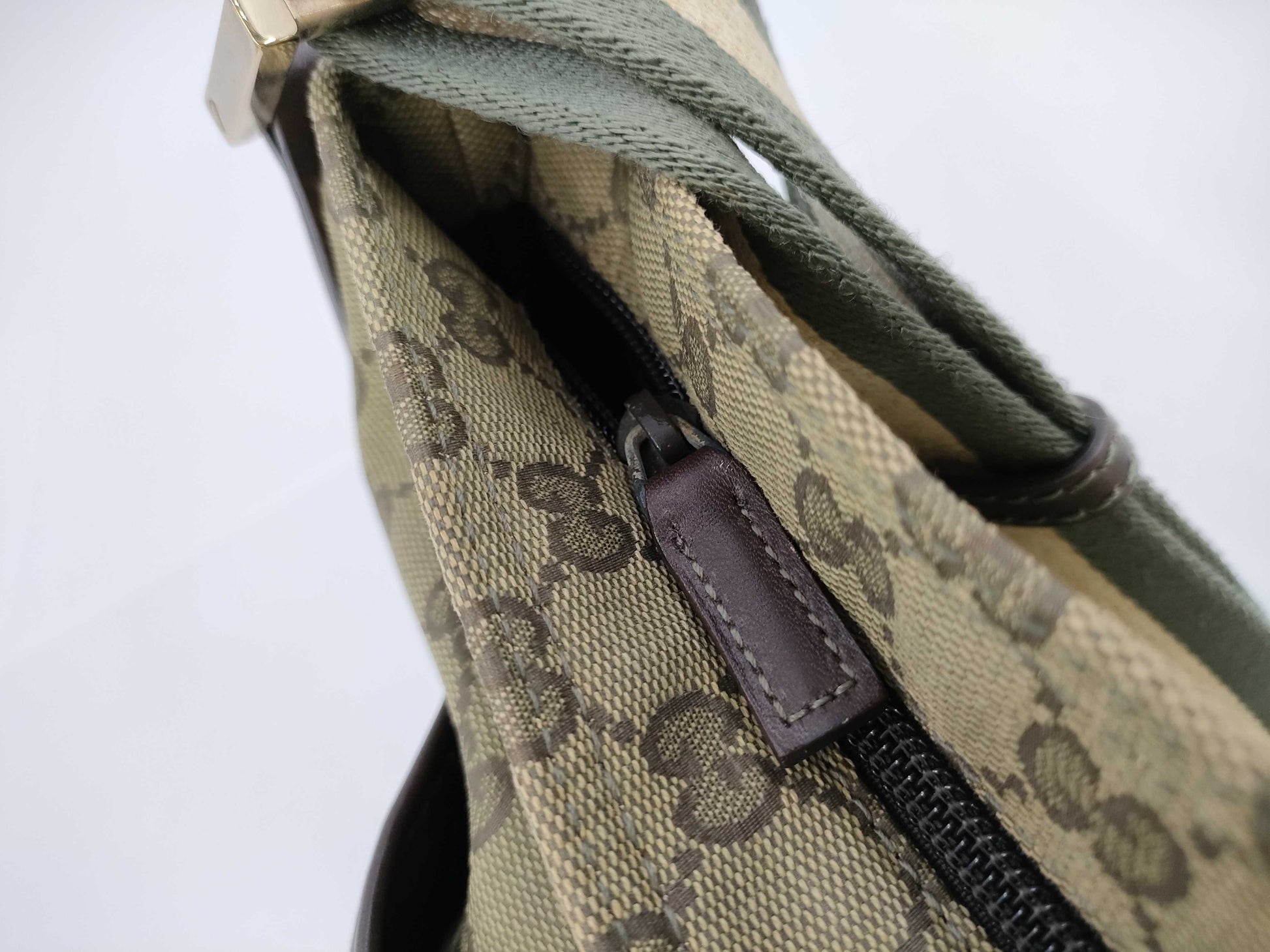 GUCCI GG Canvas 189751 Shoulder Bag