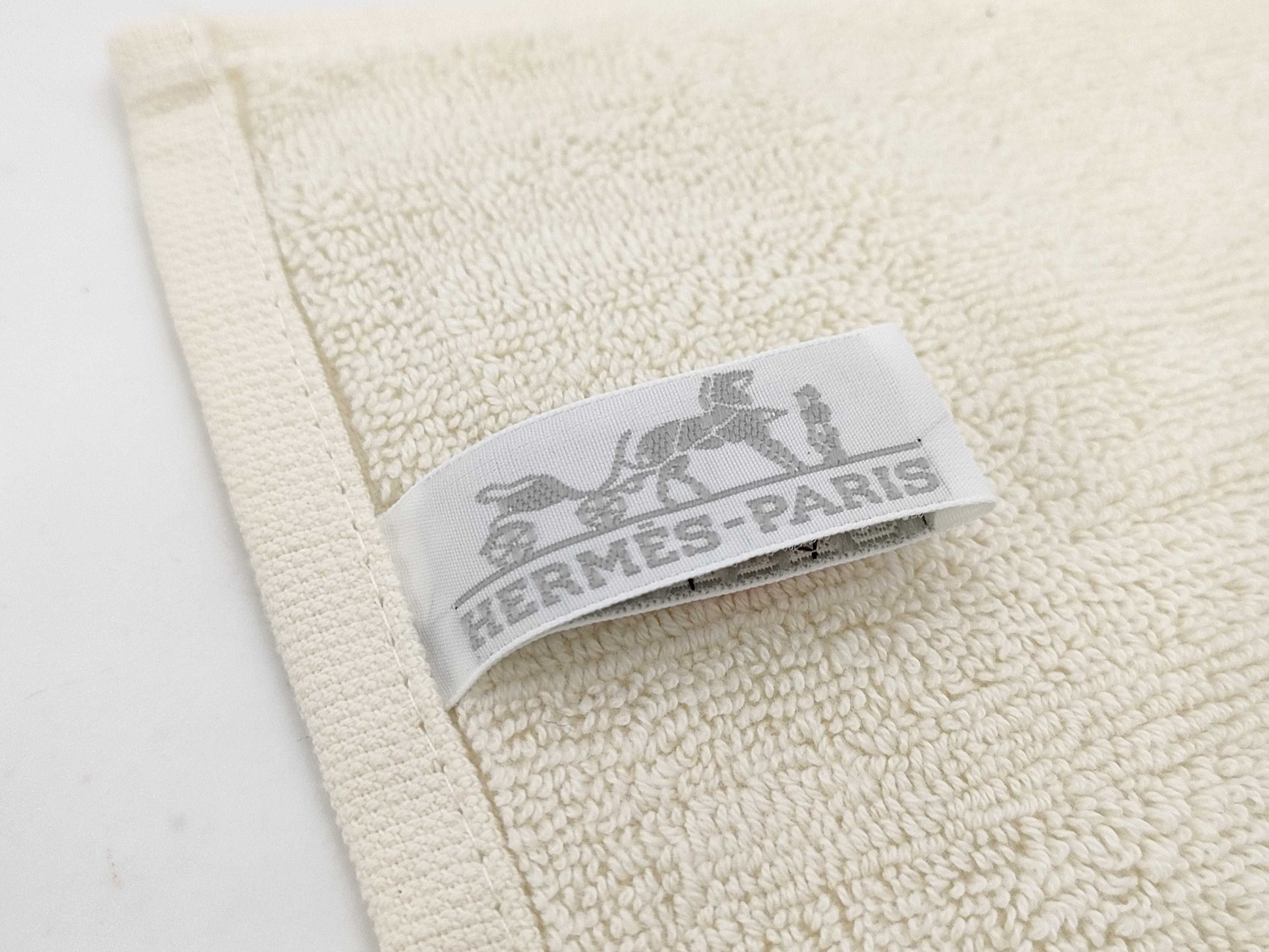 HERMES Hermes handkerchiefs and other apparel