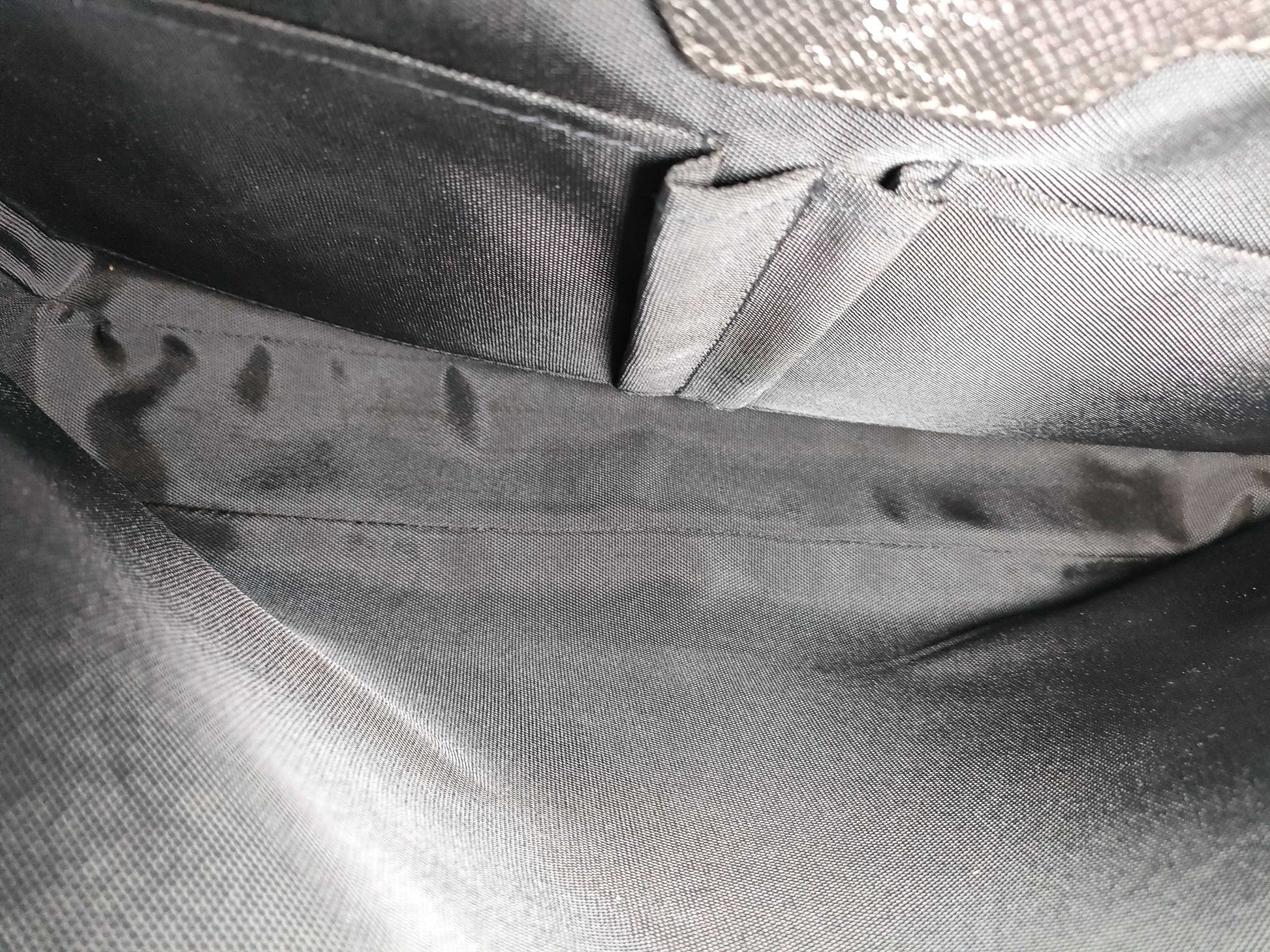 LOUIS VUITTON M32640 Taiga LOUIS VUITTON Business Bag Leather Business Bag