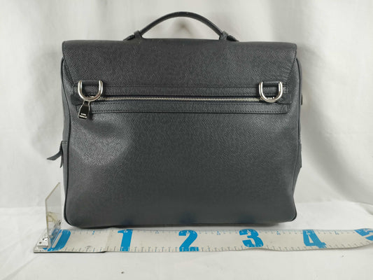 LOUIS VUITTON M32640 Taiga LOUIS VUITTON Business Bag Leather Business Bag