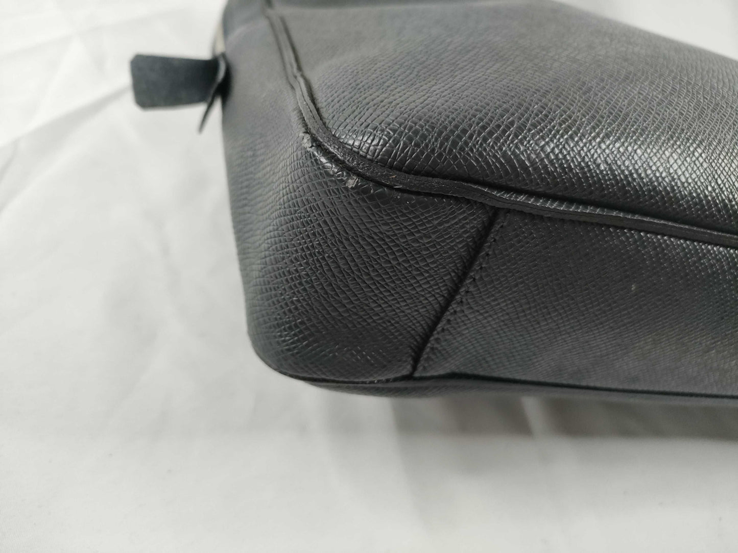 LOUIS VUITTON M32640 Taiga LOUIS VUITTON Business Bag Leather Business Bag
