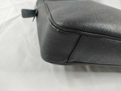 LOUIS VUITTON M32640 Taiga LOUIS VUITTON Business Bag Leather Business Bag