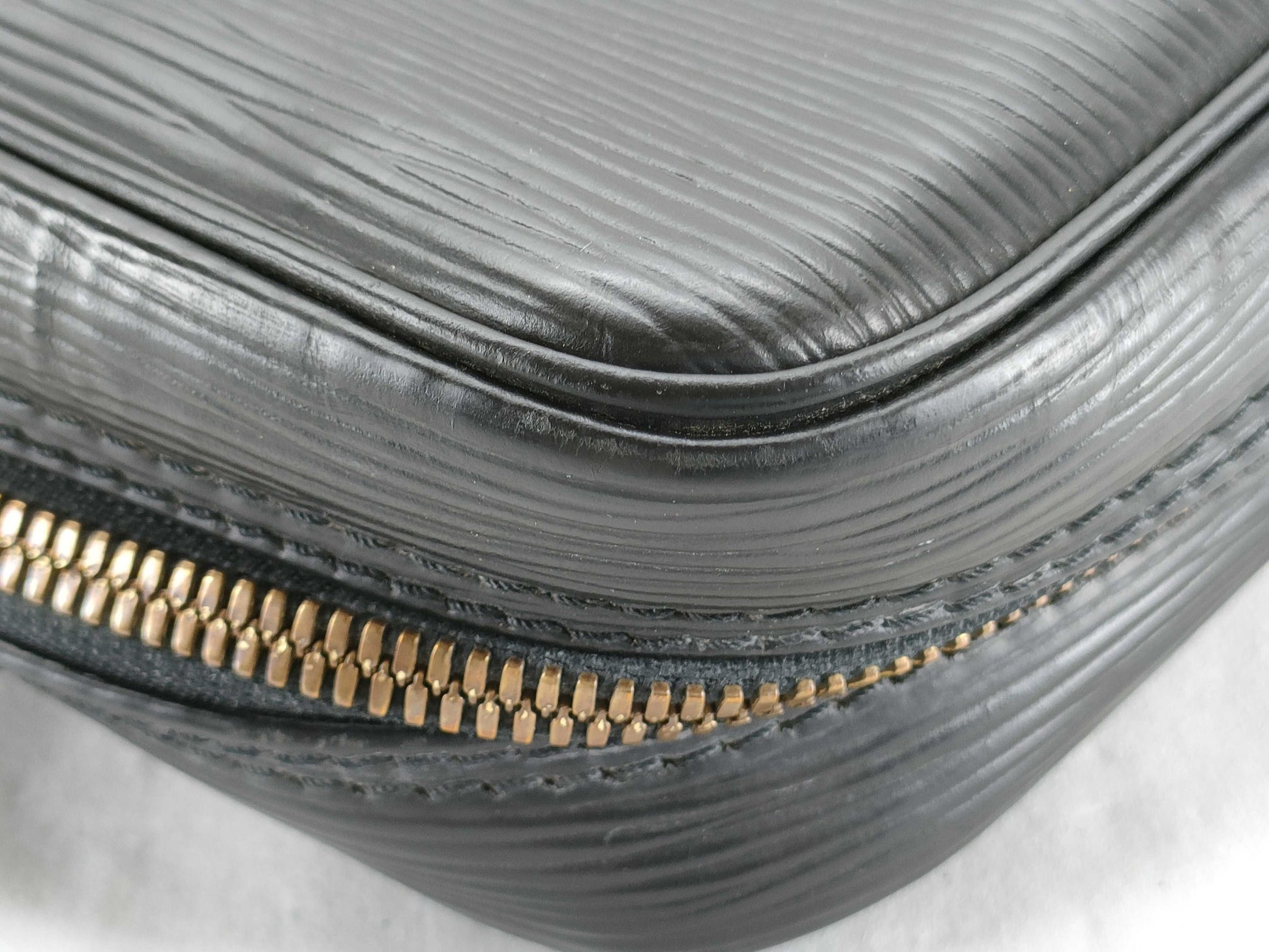 LOUIS VUITTON Epi PDV Business Bag BA2191