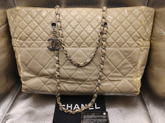 CHANEL Matelasse Chain Shoulder Bag with Seal 14667717, Includes Warranty Card and Bag, Beige Patent Leather Shoulder Bag
