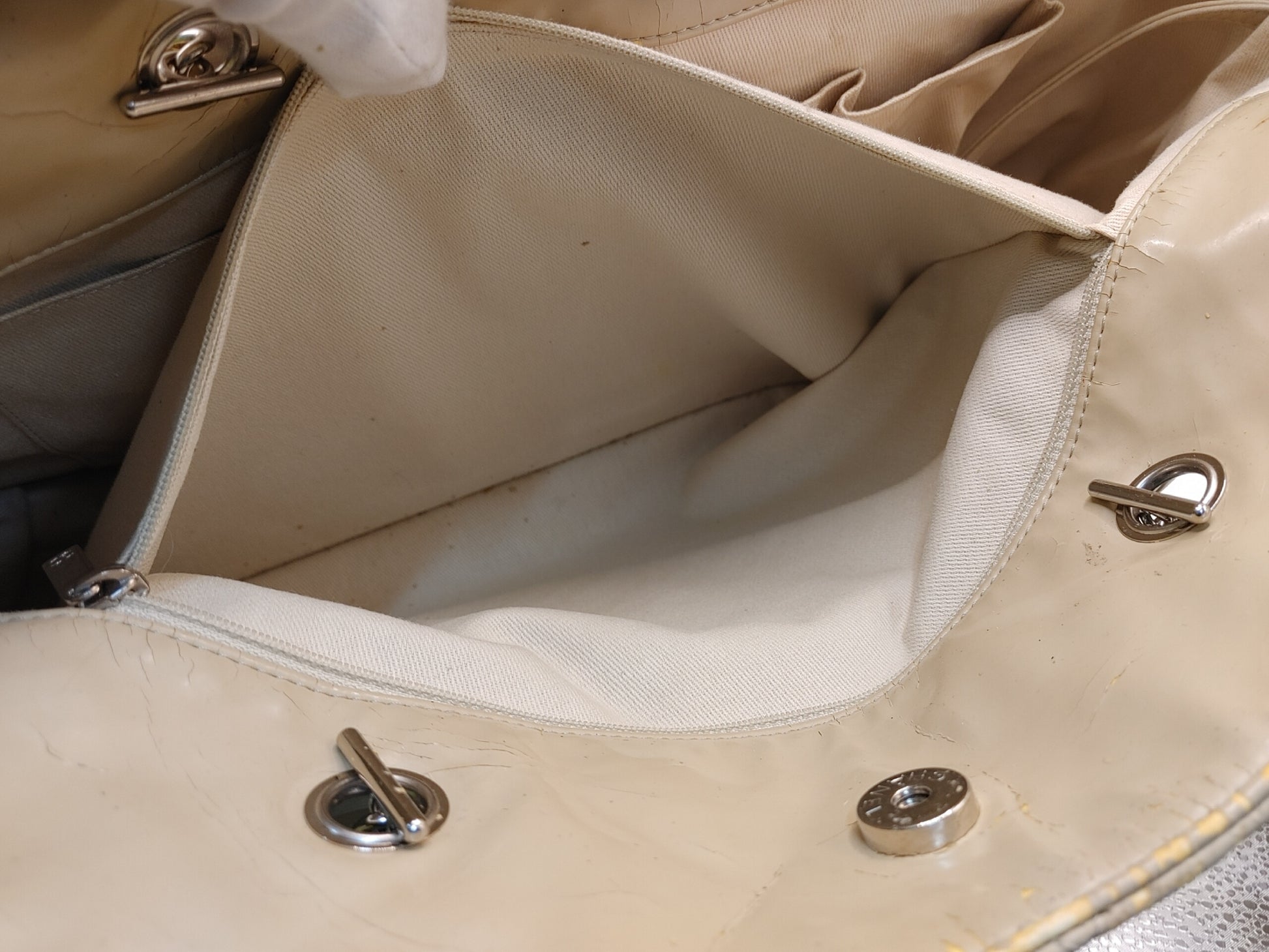 CHANEL Matelasse Chain Shoulder Bag with Seal 14667717, Includes Warranty Card and Bag, Beige Patent Leather Shoulder Bag