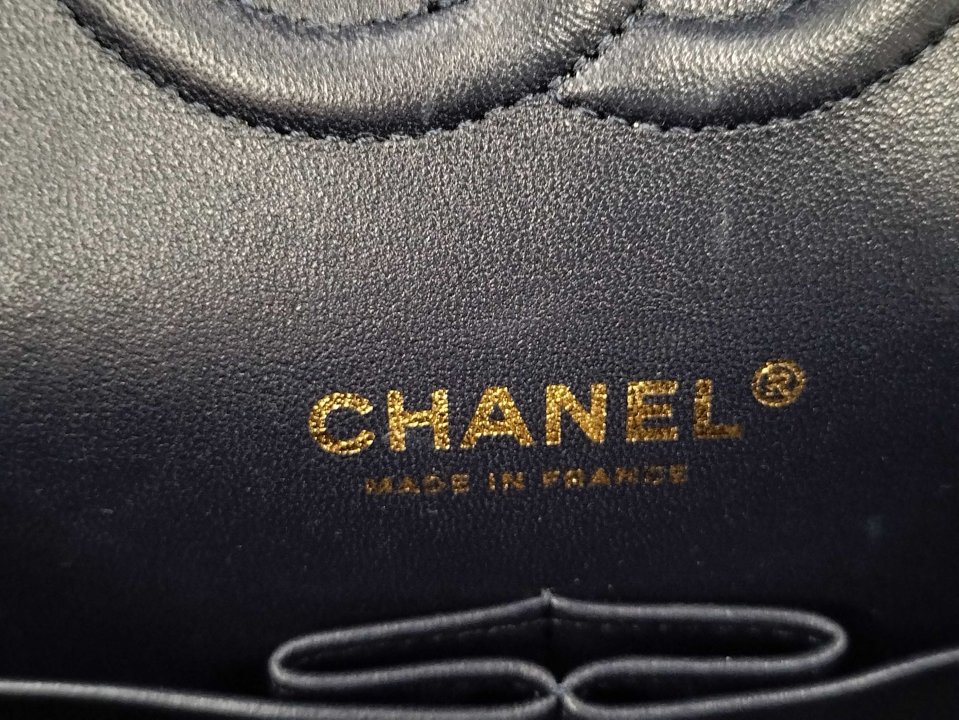 CHANEL CHANEL BAG MATELASSE CAVIAR SKIN 25CM MICROCHIP NAVY CHAIN ​​SHOULDER KJAU397E Shoulder Bag