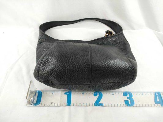 COACH shoulder bag in black calf leather