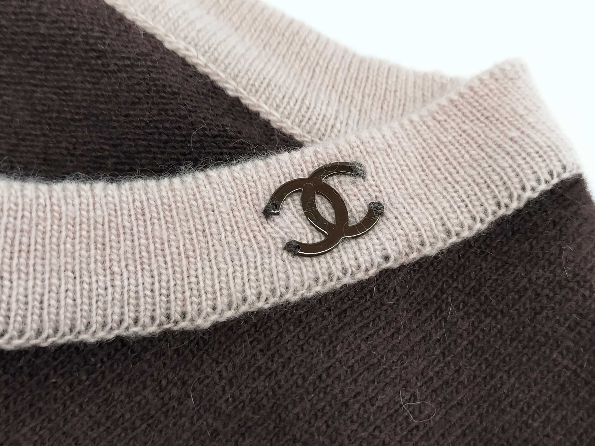 CHANEL Brand Apparel Cashmere Knit Ensemble Size 38 Tops Other Apparel