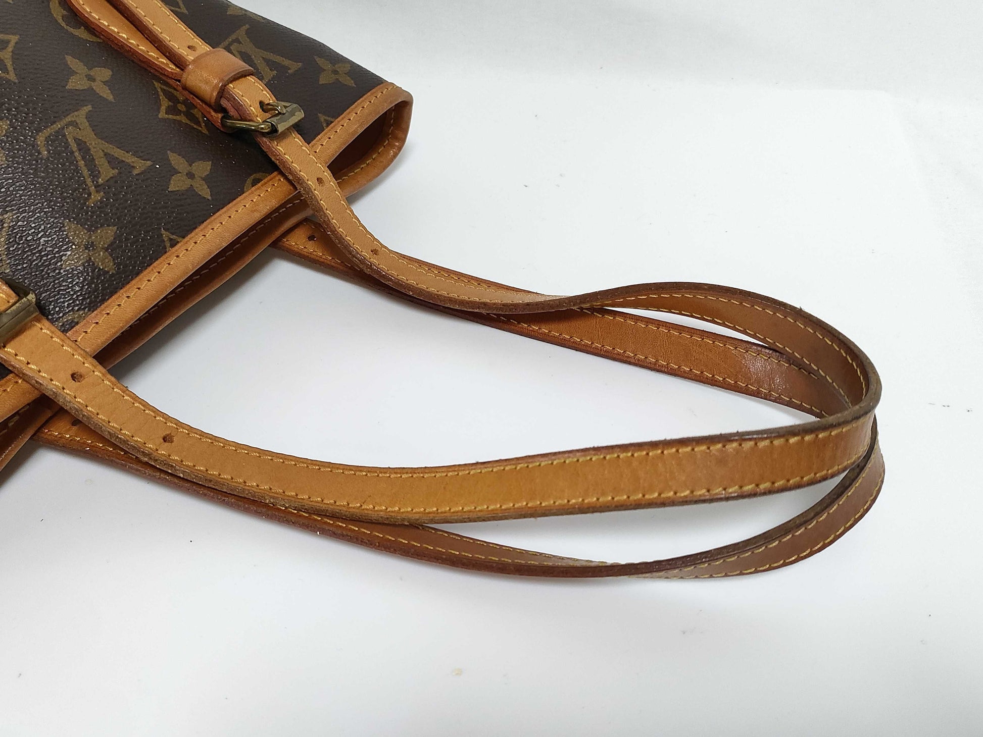 LOUIS VUITTON M42238 Monogram Louis Vuitton Monogram Bucket PM Handbag