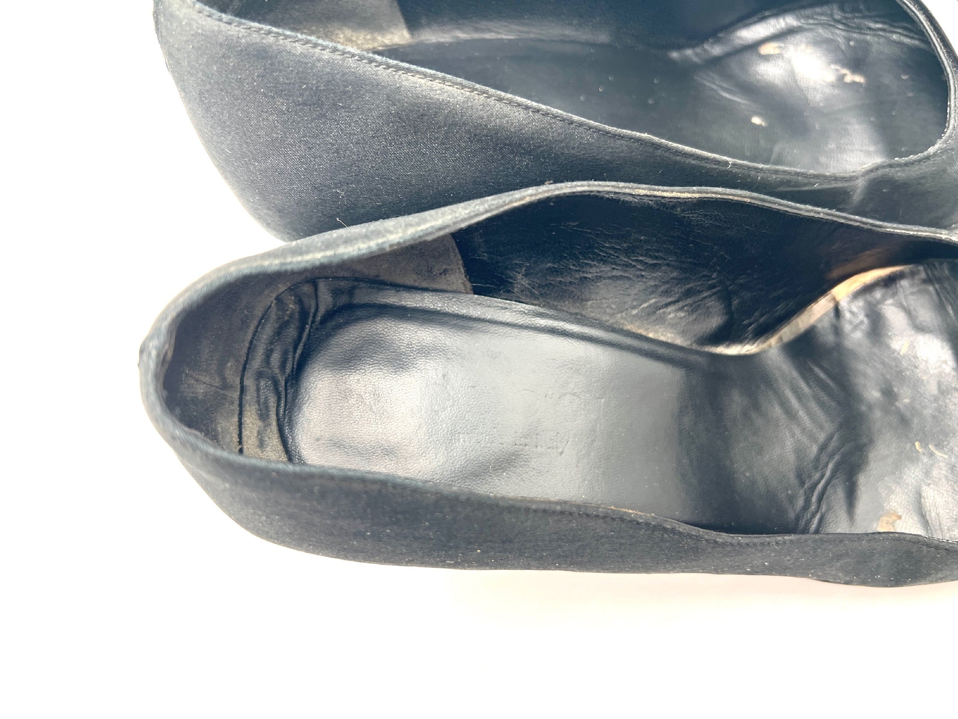 GUCCI Satin G Logo Plate High Heel Pumps Black Size 37