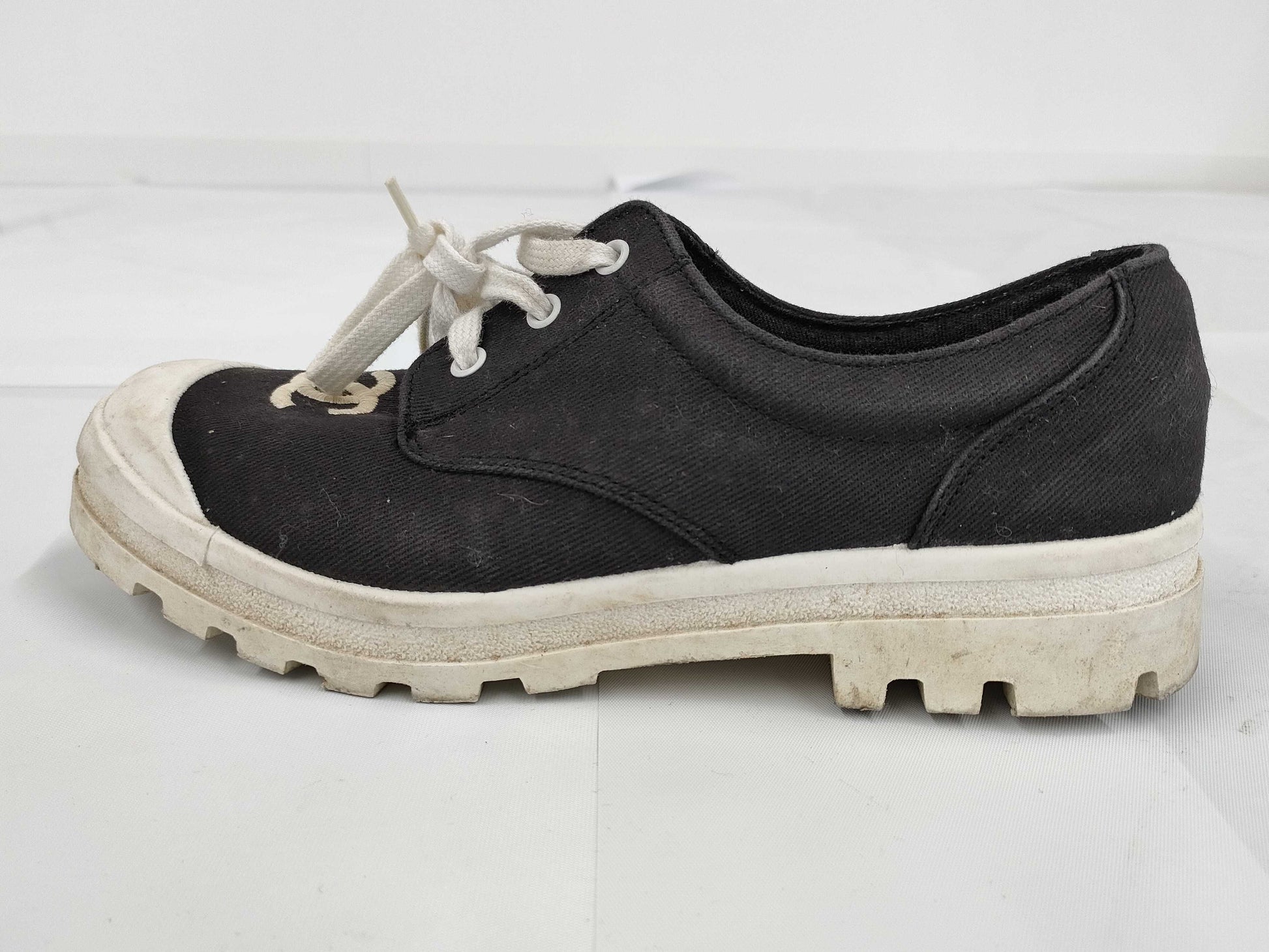 CHANEL Canvas/Rubber Sneakers, Black/White, #38