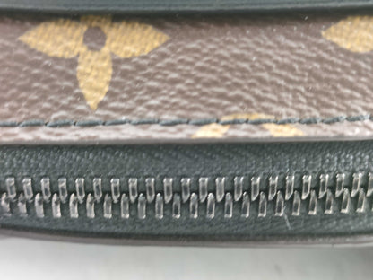 LOUIS VUITTON M69404 Louis Vuitton Macassar Christopher Wearable Wallet M69404 RFID Shoulder Bag