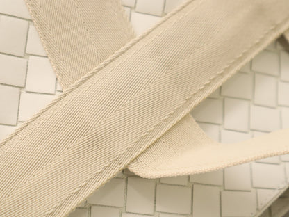 BOTTEGA VENETA P01574389N Intrecciato New Rubber Scorpito Tote Bag Beige White Tote Bag