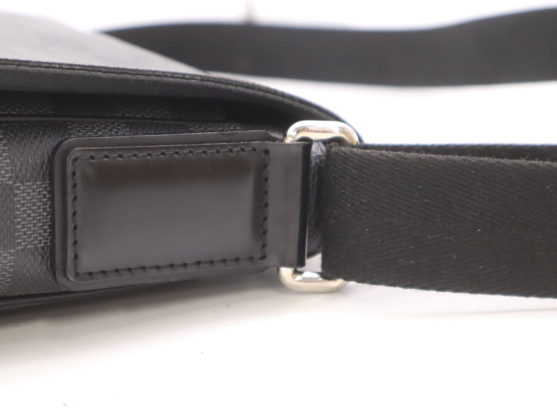 LOUIS VUITTON N41260? Damier Graphite District PM Shoulder Bag