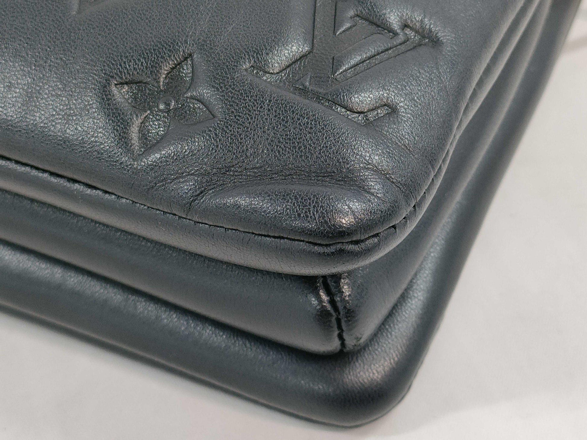 LOUIS VUITTON Coussin BB 2-Way Shoulder Bag, Black Leather with Gold Hardware, M21259, RFID, Shoulder Strap, Chain, Shoulder Bag