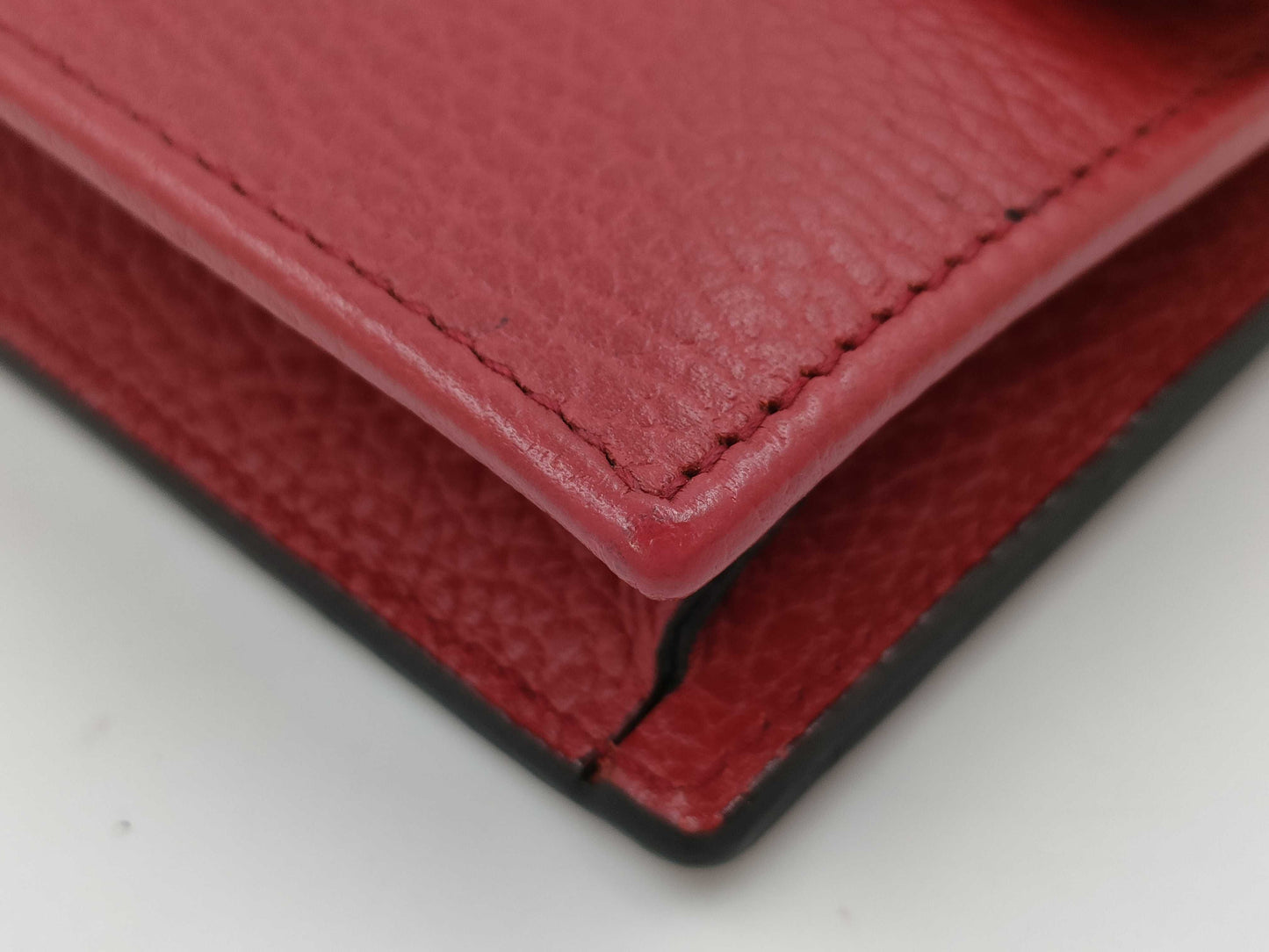 GUCCI Interlocking G Chain Shoulder Wallet in Red with Gold Hardware and Leather, 510314 203887 Shoulder Bag