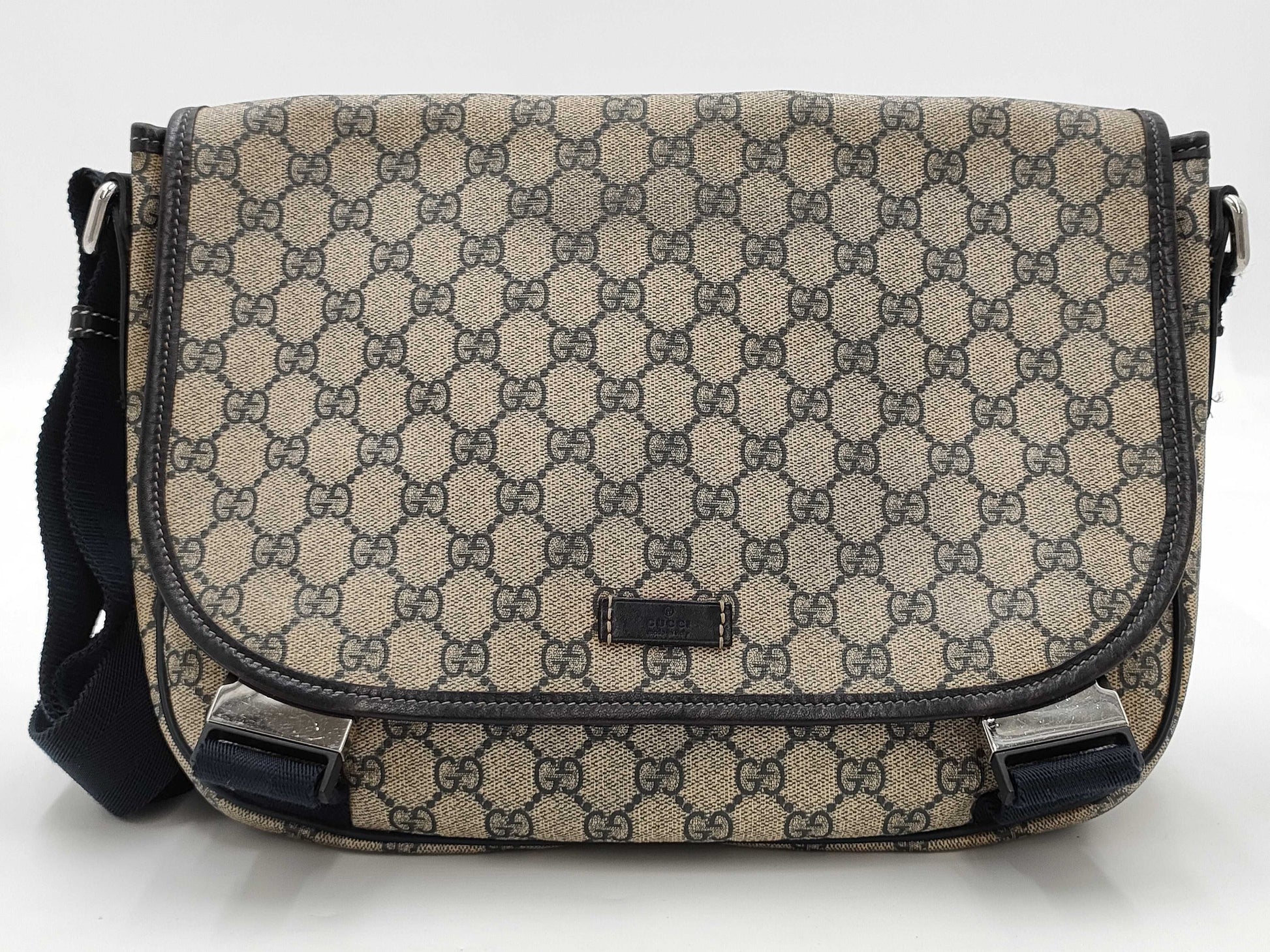 GUCCI GG Supreme Canvas Shoulder Bag in Beige PVC with Silver Hardware, 201732