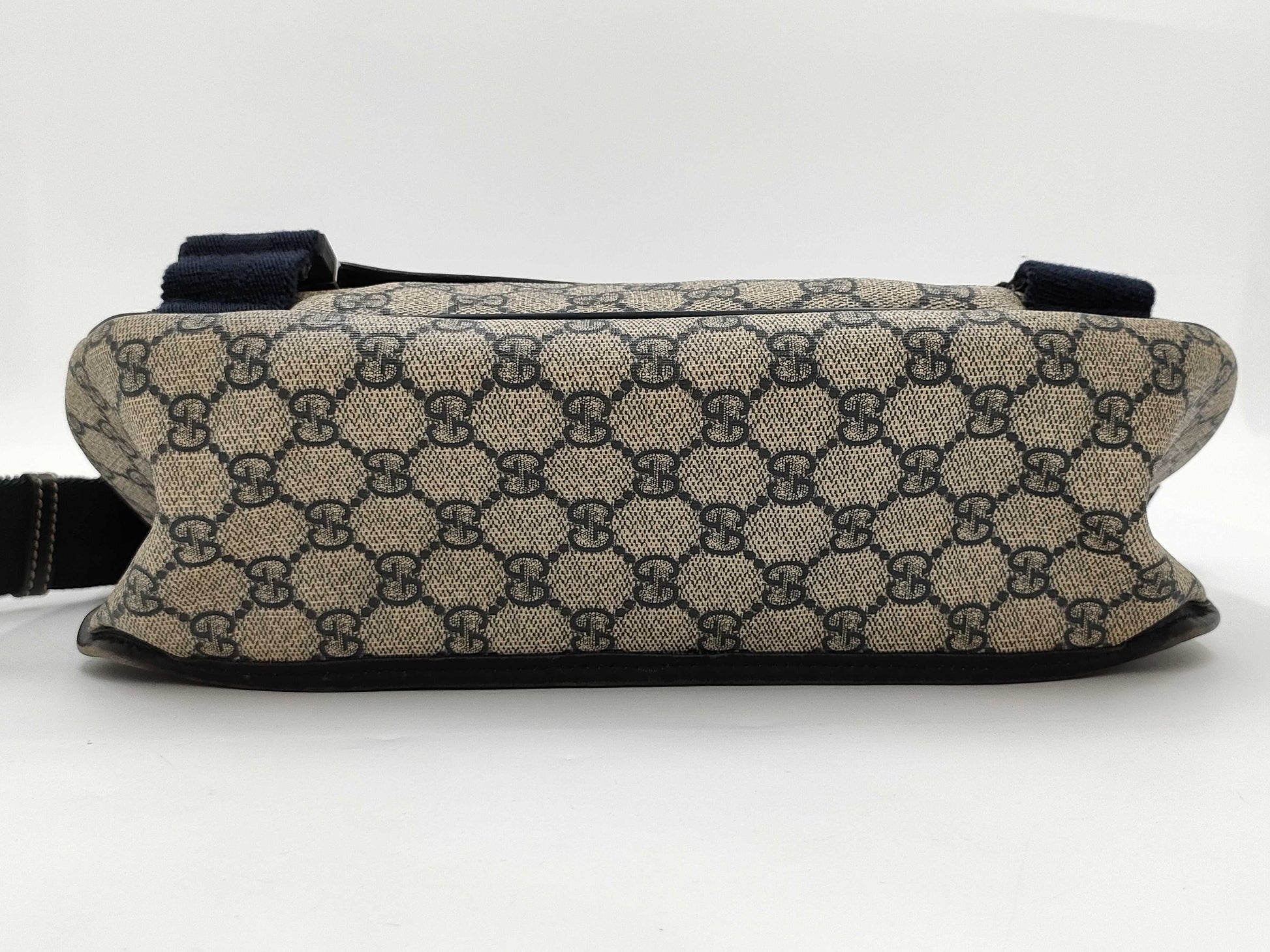 GUCCI GG Supreme Canvas Shoulder Bag in Beige PVC with Silver Hardware, 201732