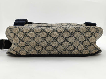 GUCCI GG Supreme Canvas Shoulder Bag in Beige PVC with Silver Hardware, 201732
