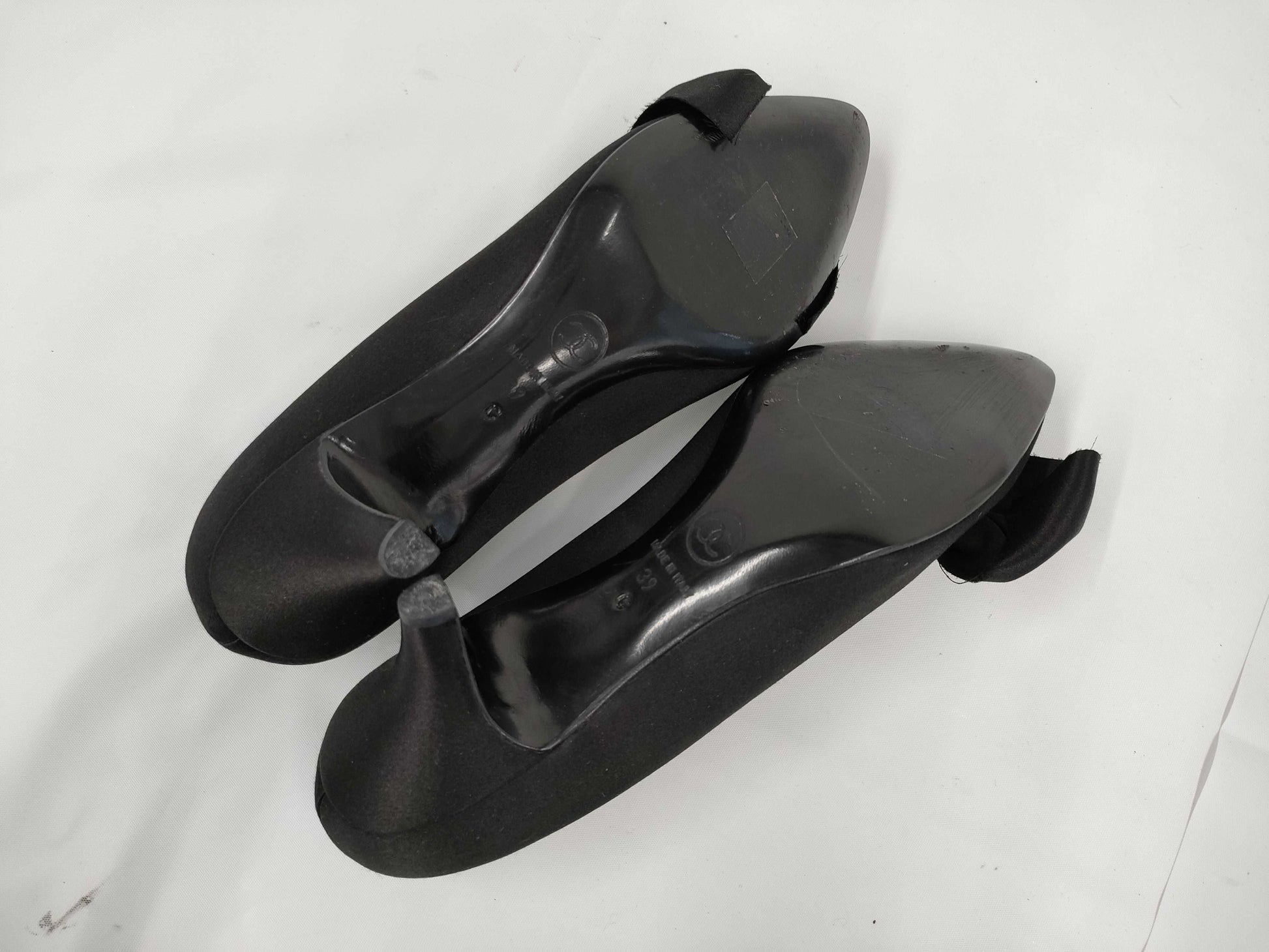 CHANEL pumps with satin ribbon, black, size 39