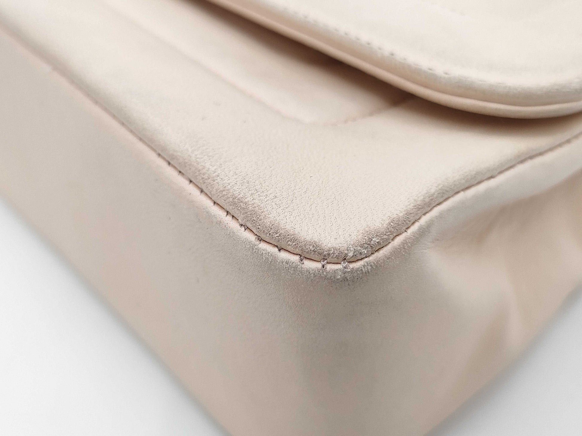 CHANEL Beige Shoulder Bag