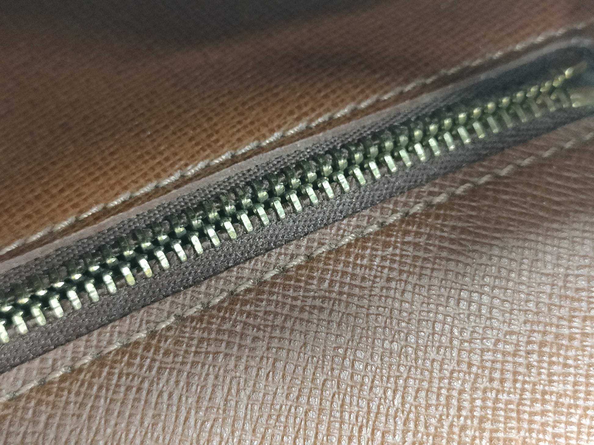 LOUIS VUITTON M51242 Monogram Saint-Cloud Shoulder Bag