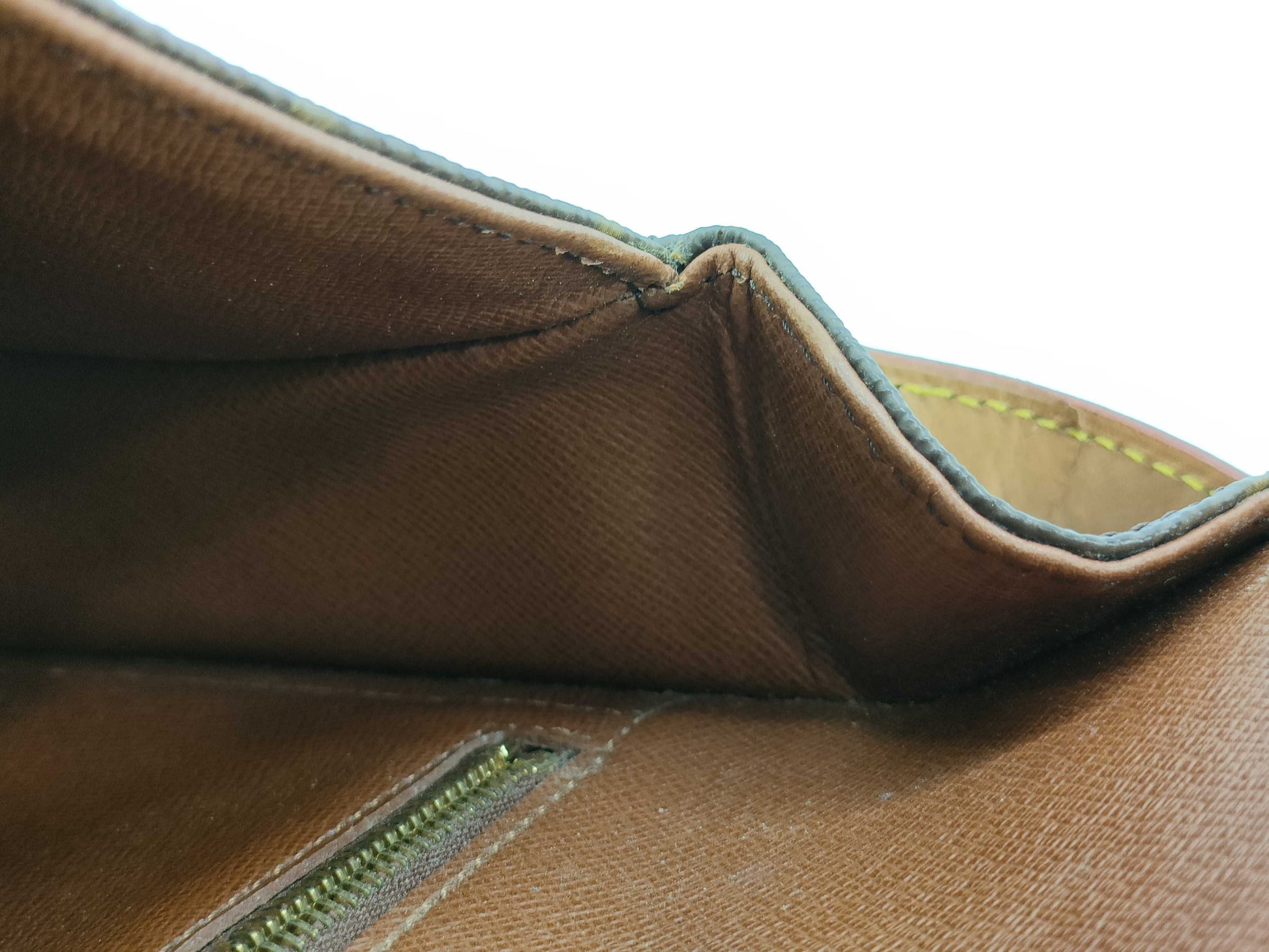 LOUIS VUITTON M51242 Monogram Saint-Cloud Shoulder Bag