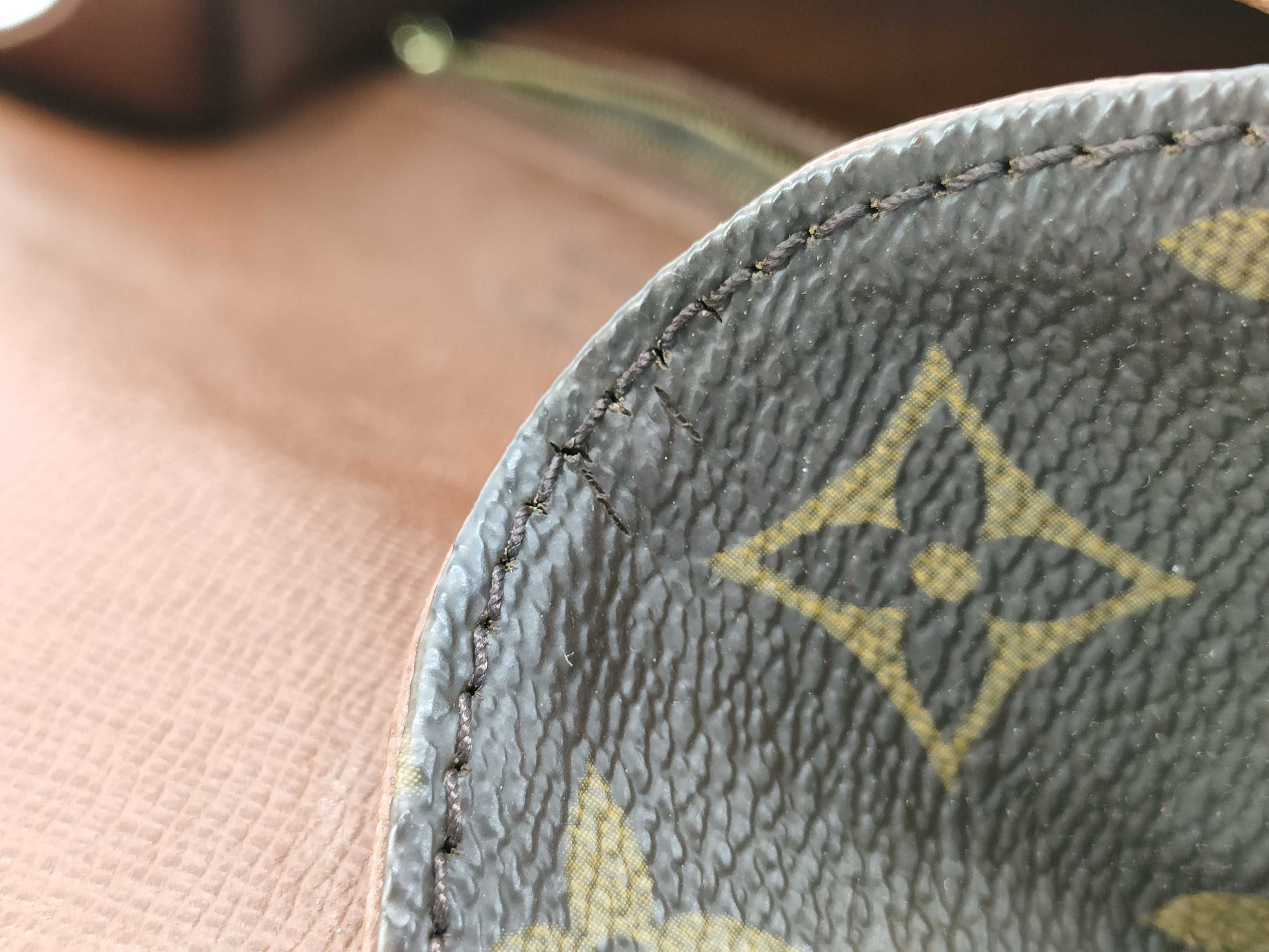 LOUIS VUITTON M51242 Monogram Saint-Cloud Shoulder Bag