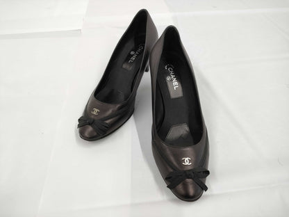 CHANEL Coco Mark Leather Pumps, Size 35C