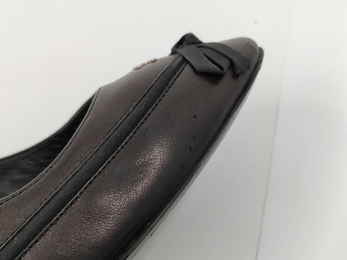 CHANEL Coco Mark Leather Pumps, Size 35C